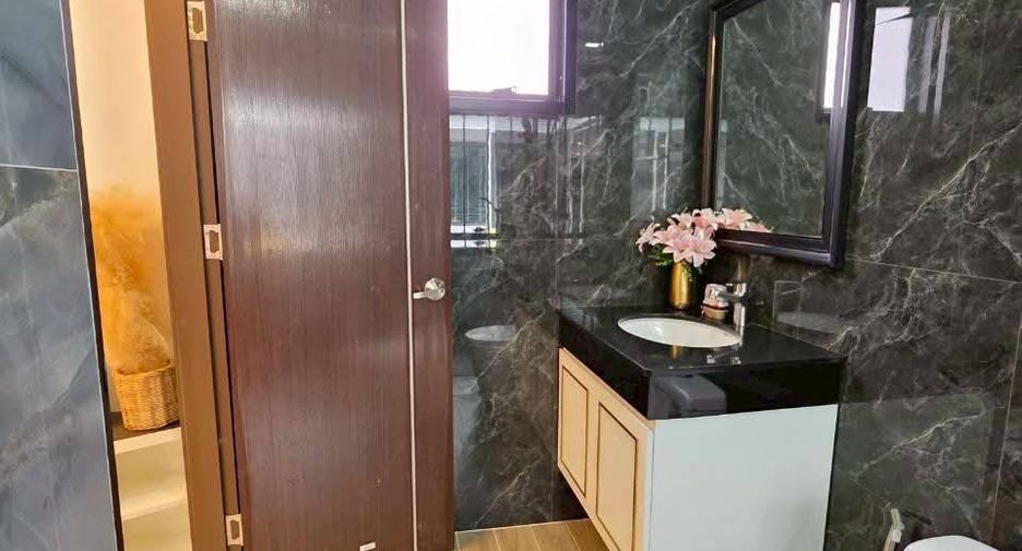 For sale 3 bedrooms villa in Bang Lamung, Chonburi