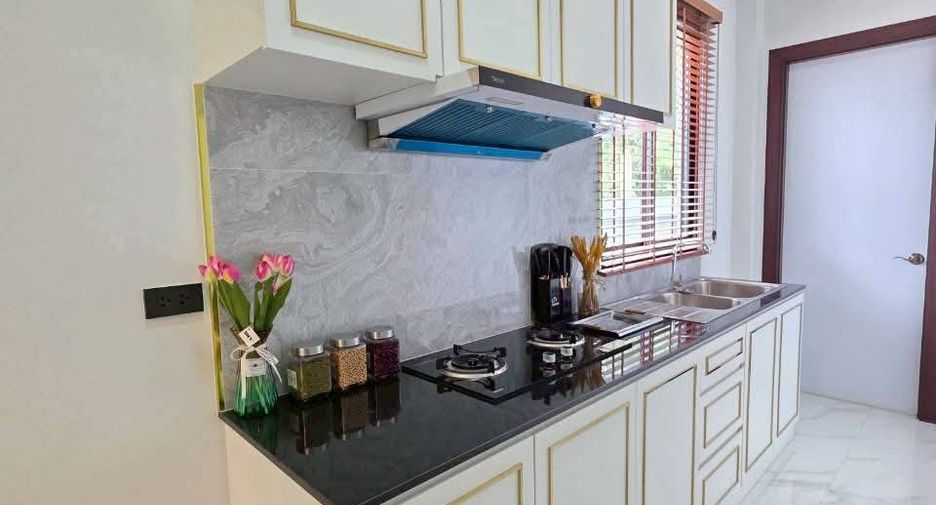 For sale 3 bedrooms villa in Bang Lamung, Chonburi