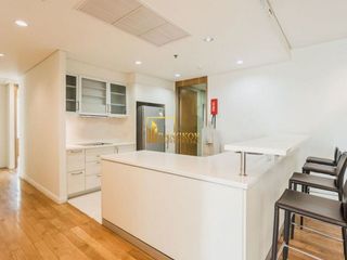 Condo en alquiler y en venta de 3 habitaciones en Sathon, Bangkok