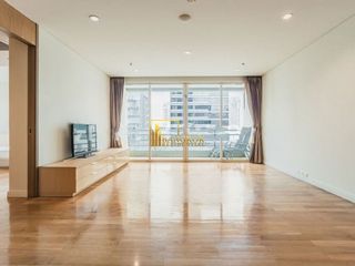 Condo en alquiler y en venta de 3 habitaciones en Sathon, Bangkok