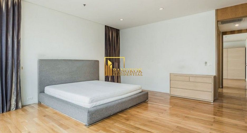 Condo en alquiler y en venta de 3 habitaciones en Sathon, Bangkok