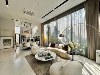 For sale 4 bedrooms house in Bang Kapi, Bangkok