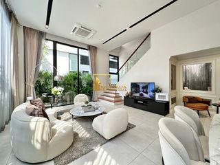 For sale 4 bedrooms house in Bang Kapi, Bangkok