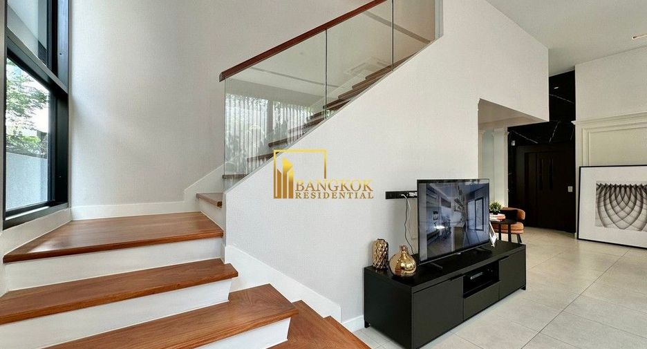 For sale 4 bedrooms house in Bang Kapi, Bangkok