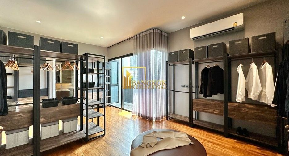 For sale 4 bedrooms house in Bang Kapi, Bangkok