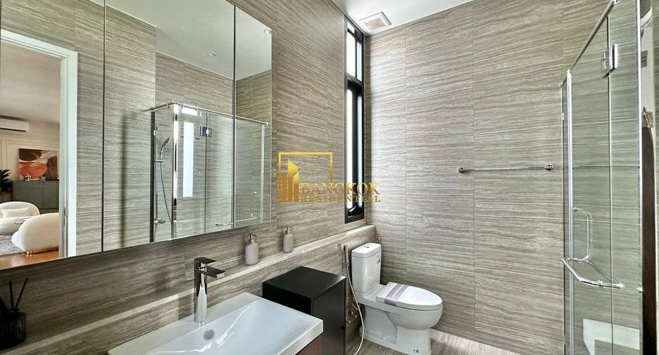 For sale 4 bedrooms house in Bang Kapi, Bangkok
