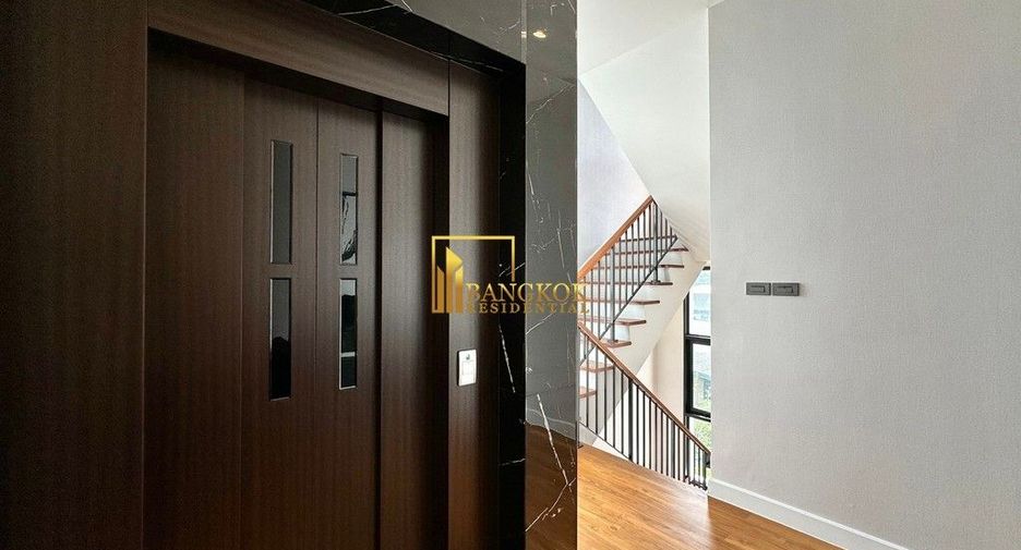 For sale 4 bedrooms house in Bang Kapi, Bangkok