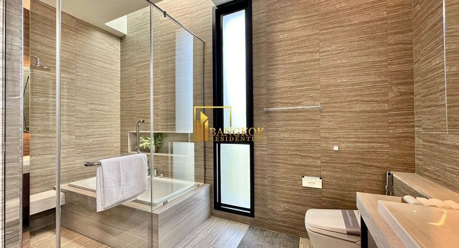 For sale 4 bedrooms house in Bang Kapi, Bangkok