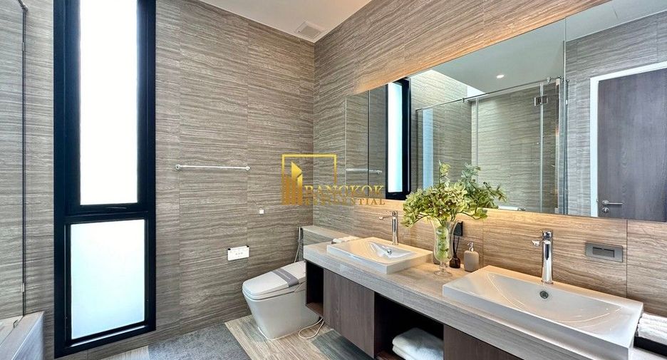 For sale 4 bedrooms house in Bang Kapi, Bangkok