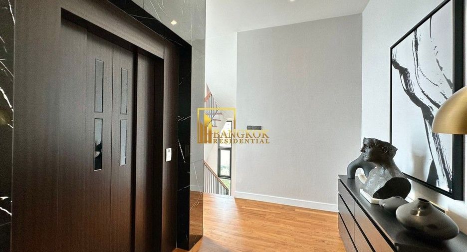 For sale 4 bedrooms house in Bang Kapi, Bangkok