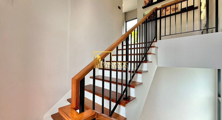 For sale 4 bedrooms house in Bang Kapi, Bangkok