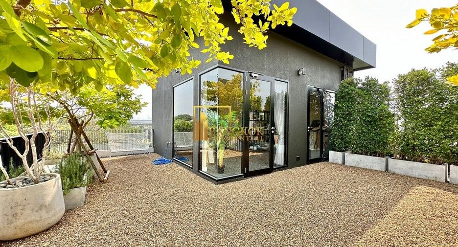 For sale 4 bedrooms house in Bang Kapi, Bangkok