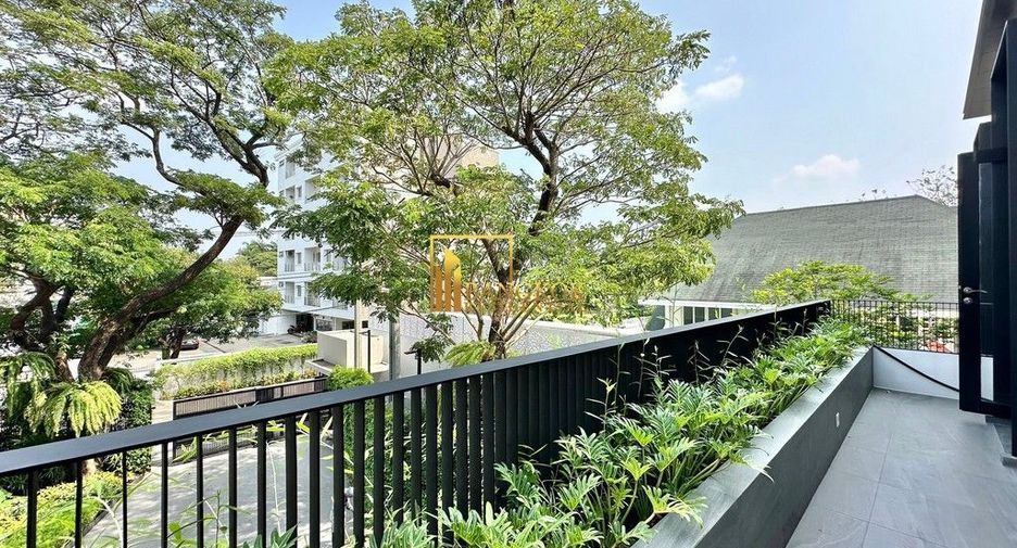 For sale 4 bedrooms house in Bang Kapi, Bangkok