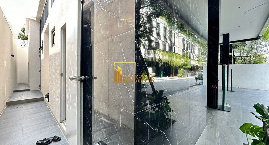 For sale 4 bedrooms house in Bang Kapi, Bangkok