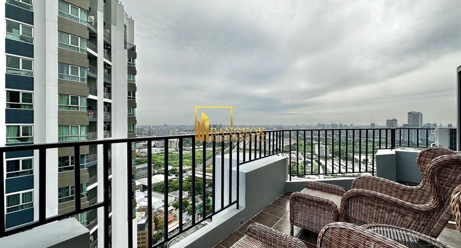 For rent and for sale 2 bedrooms condo in Huai Khwang, Bangkok