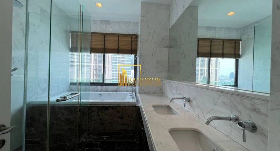 For rent and for sale 2 bedrooms condo in Watthana, Bangkok