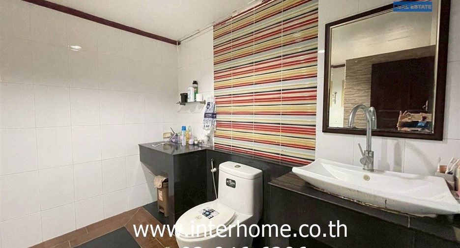 For sale 7 bedrooms house in Mueang Pathum Thani, Pathum Thani