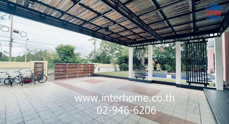 For sale 7 bedrooms house in Mueang Pathum Thani, Pathum Thani