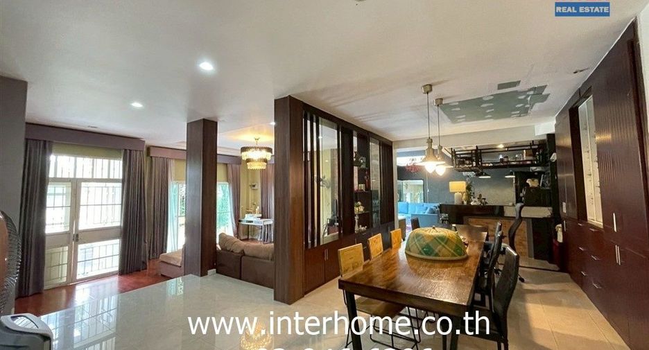 For sale 7 bedrooms house in Mueang Pathum Thani, Pathum Thani