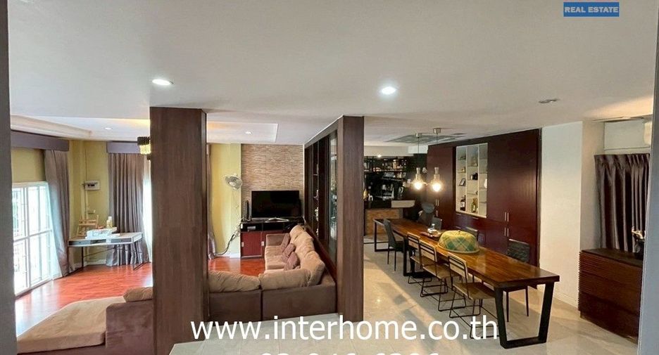 For sale 7 bedrooms house in Mueang Pathum Thani, Pathum Thani
