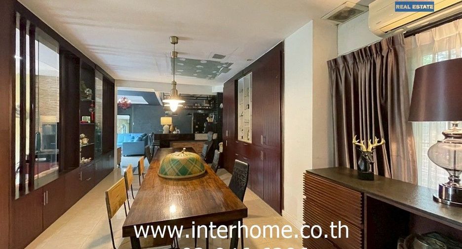 For sale 7 bedrooms house in Mueang Pathum Thani, Pathum Thani