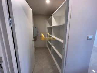 Condo en alquiler y en venta de 4 habitaciones en Watthana, Bangkok