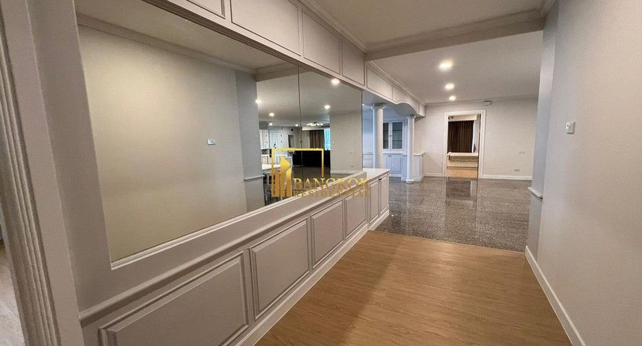 Condo en alquiler y en venta de 4 habitaciones en Watthana, Bangkok