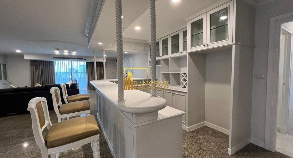 Condo en alquiler y en venta de 4 habitaciones en Watthana, Bangkok