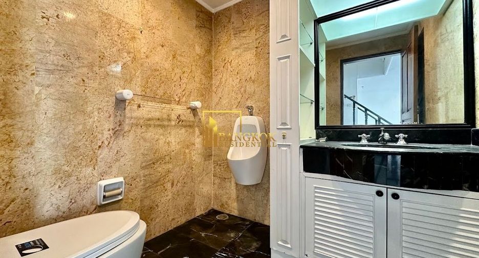 Condo en venta de 4 habitaciones en Khlong Toei, Bangkok