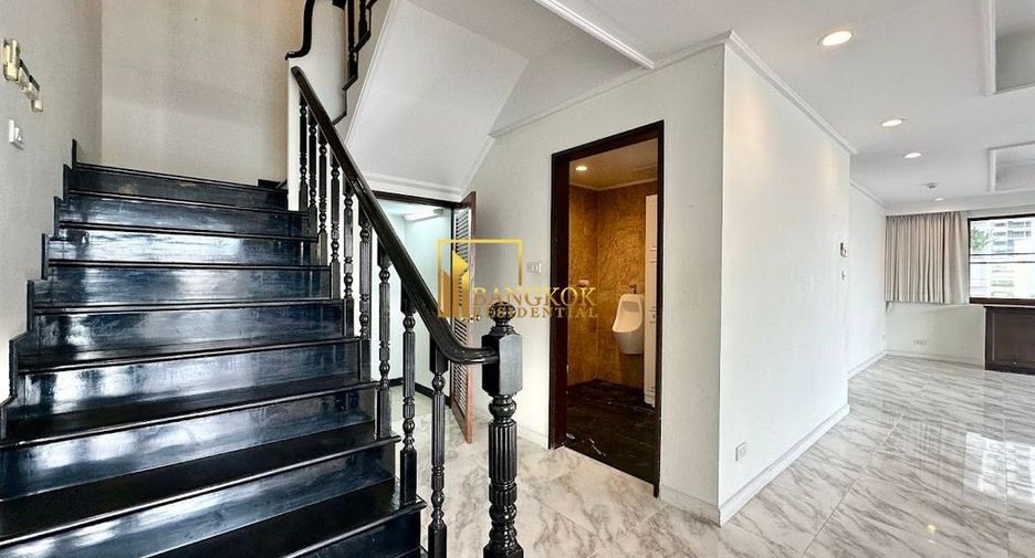 Condo en venta de 4 habitaciones en Khlong Toei, Bangkok