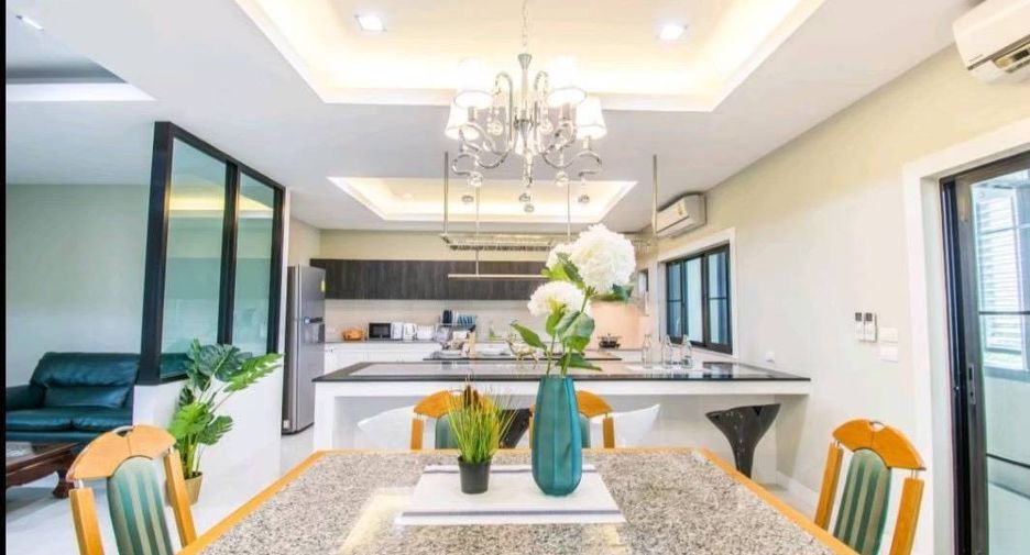For rent 3 bedrooms condo in Mueang Chiang Mai, Chiang Mai