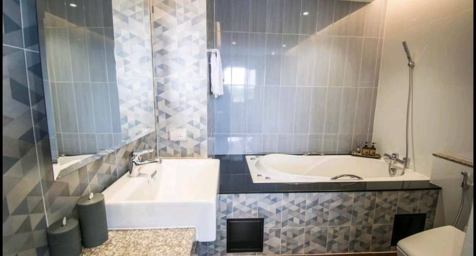 For rent 3 bedrooms condo in Mueang Chiang Mai, Chiang Mai