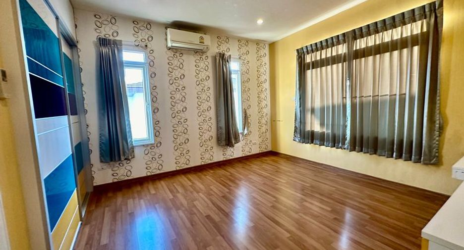 For rent 4 bedrooms house in Si Racha, Chonburi