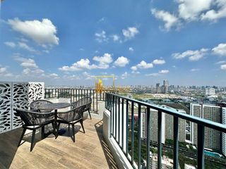 For sale 2 bedrooms condo in Huai Khwang, Bangkok