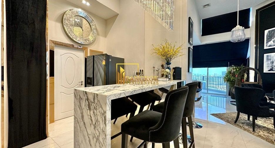 For sale 2 bedrooms condo in Huai Khwang, Bangkok