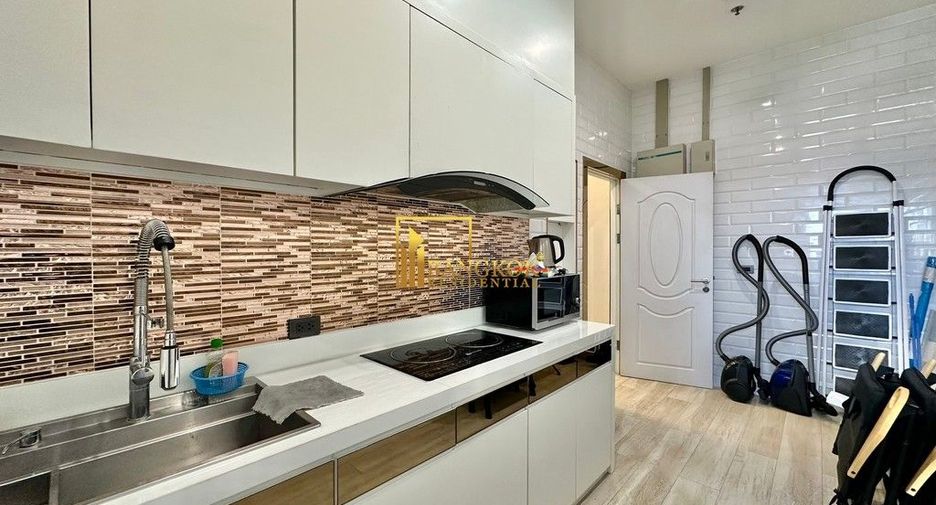 For sale 2 bedrooms condo in Huai Khwang, Bangkok