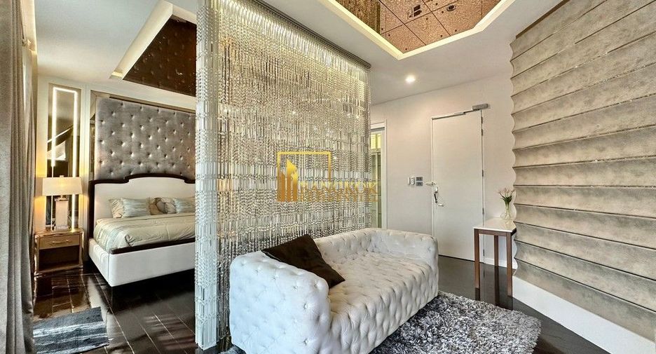 For sale 2 bedrooms condo in Huai Khwang, Bangkok