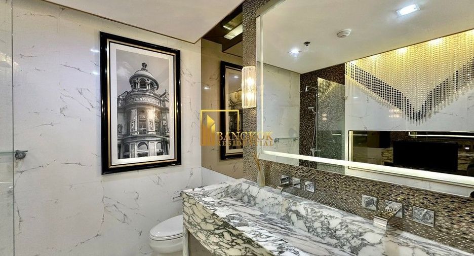 For sale 2 bedrooms condo in Huai Khwang, Bangkok