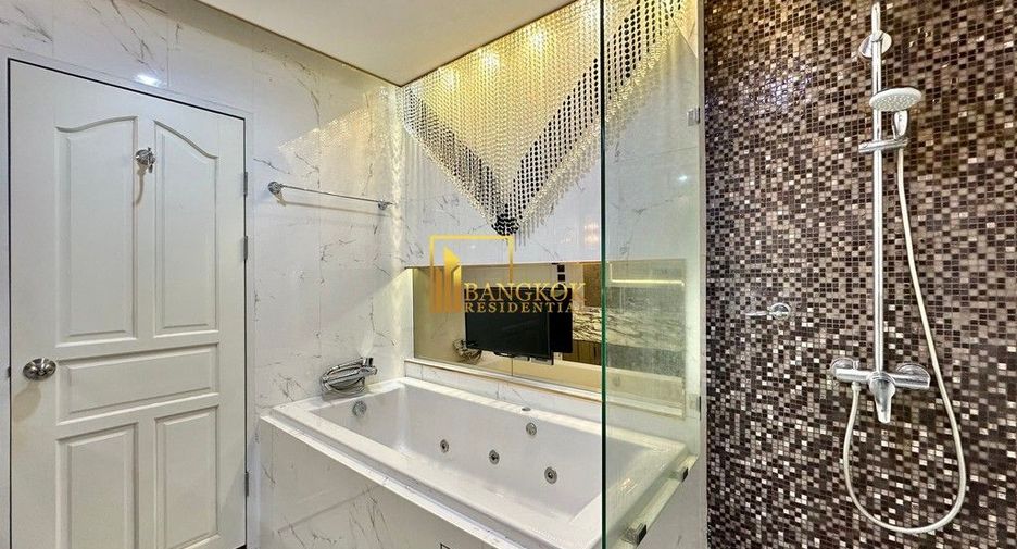 For sale 2 bedrooms condo in Huai Khwang, Bangkok