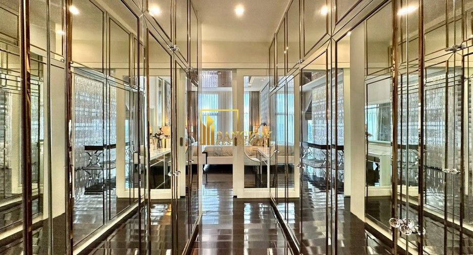 For sale 2 bedrooms condo in Huai Khwang, Bangkok