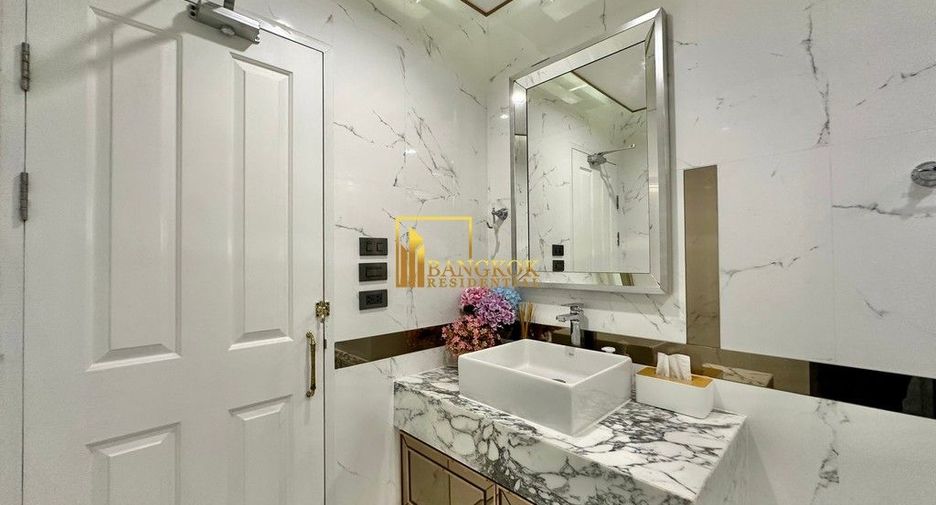 For sale 2 bedrooms condo in Huai Khwang, Bangkok