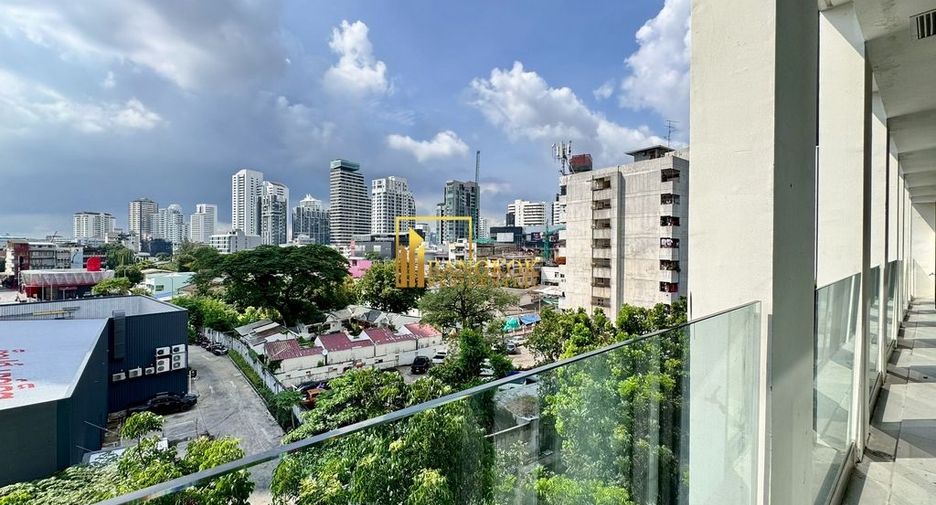 À vendre 2 chambres condo à Watthana, Bangkok