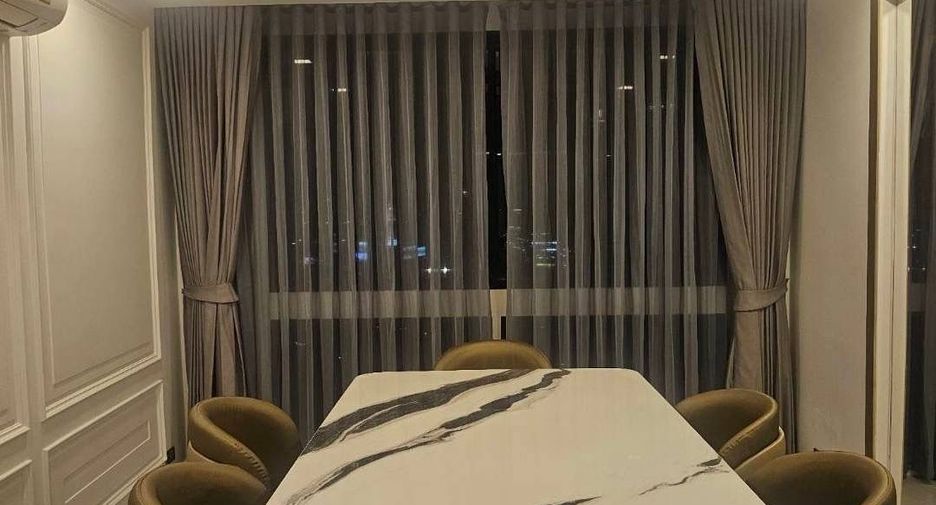 For rent 3 bedrooms condo in Khlong Toei, Bangkok