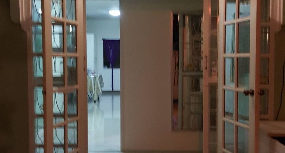 For sale 3 bedrooms townhouse in Don Mueang, Bangkok