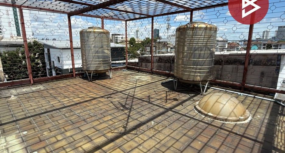Продажа 4 спальни таунхаус в Ян Наща, Бангкок
