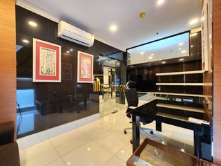 À louer et à vendre 3 chambres condo à Watthana, Bangkok