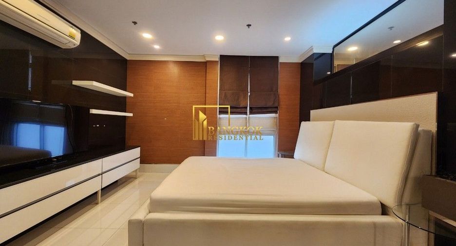 Condo en alquiler y en venta de 3 habitaciones en Watthana, Bangkok