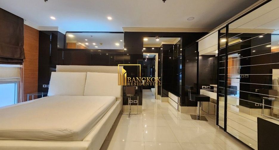 Condo en alquiler y en venta de 3 habitaciones en Watthana, Bangkok