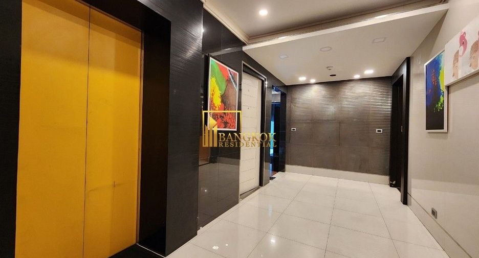 Condo en alquiler y en venta de 3 habitaciones en Watthana, Bangkok