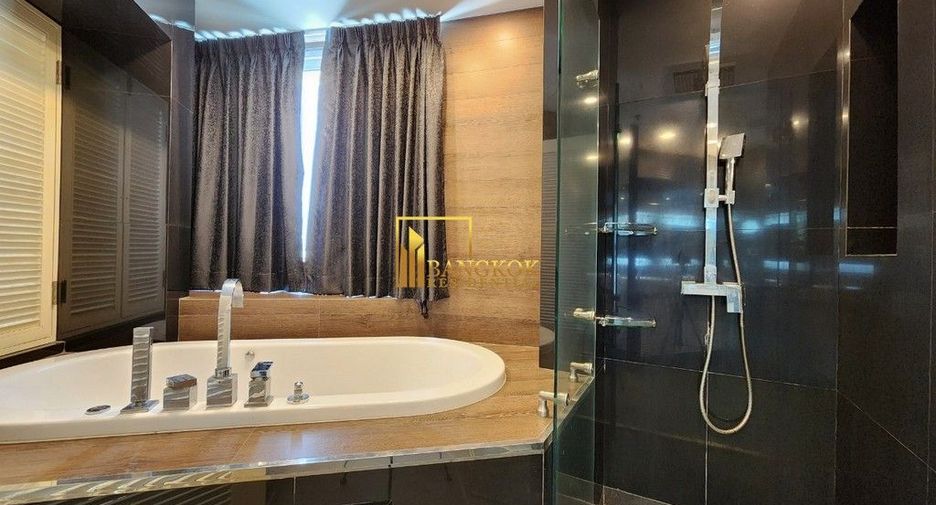 Condo en alquiler y en venta de 3 habitaciones en Watthana, Bangkok